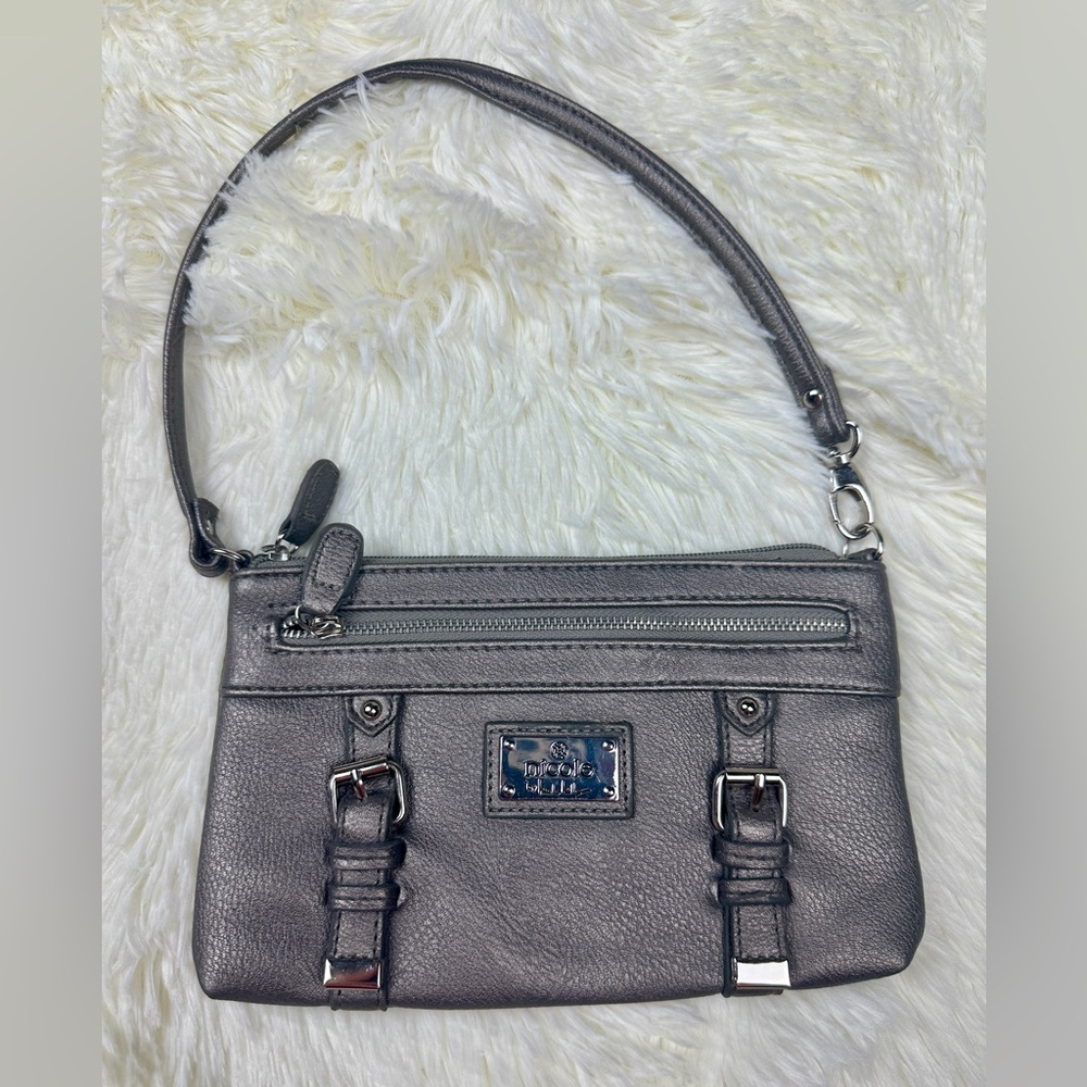 Nicole Miller Clutch Purse w Wrist Strap Wristlet Silver Gray multi card slots
